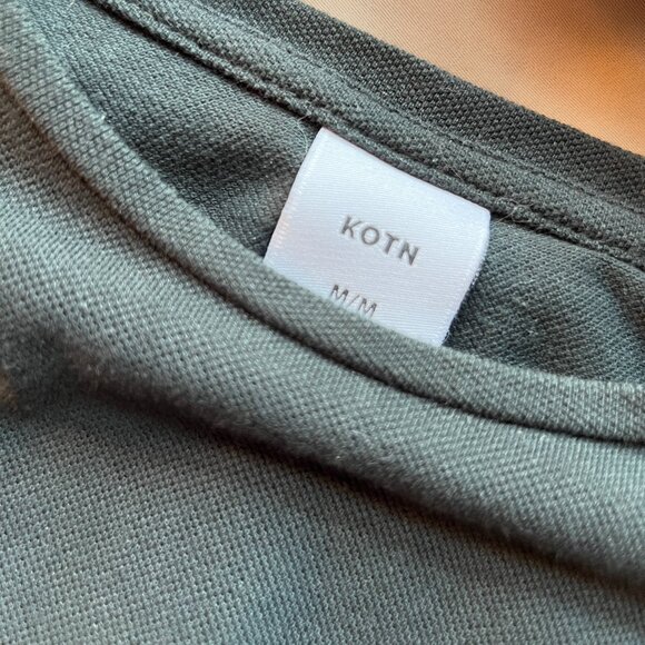 KOTN textured long-sleeve tee-shirt, size M - Picture 2 of 5